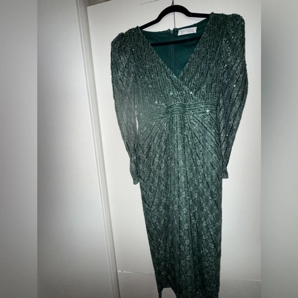 NWT | Mac Duggal 93676 Deep Green Beaded Lace Long Sleeve Midi Dress Size 6